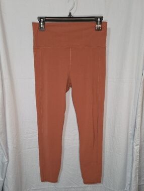 Vuori Studio Pocket Legging in Light Terra Cotta - Size M